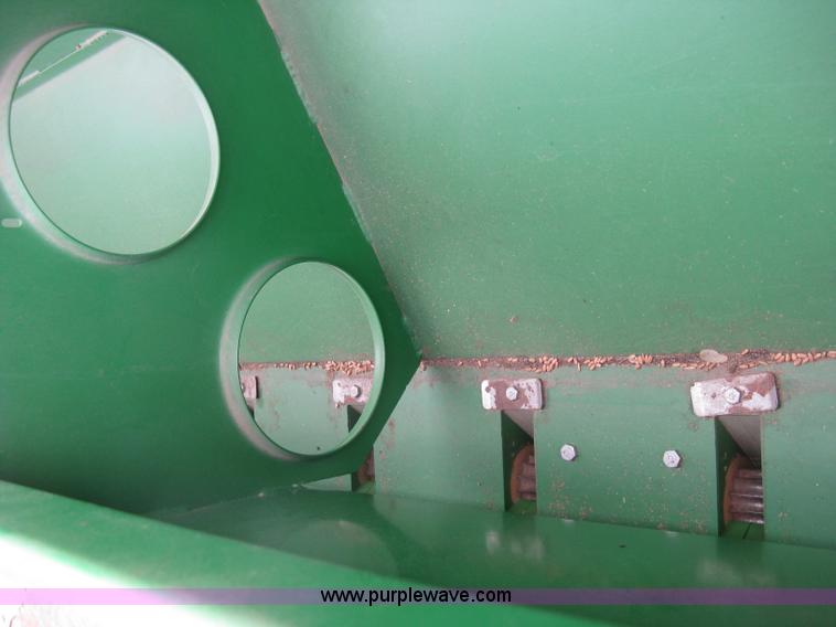 image for item H8592 2001 Great Plains 1005NG no-till drill