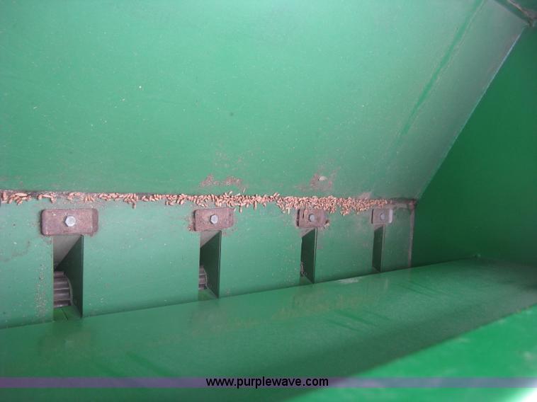 image for item H8592 2001 Great Plains 1005NG no-till drill