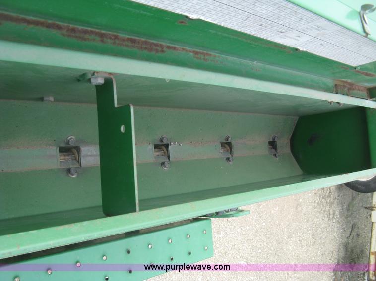 image for item H8592 2001 Great Plains 1005NG no-till drill