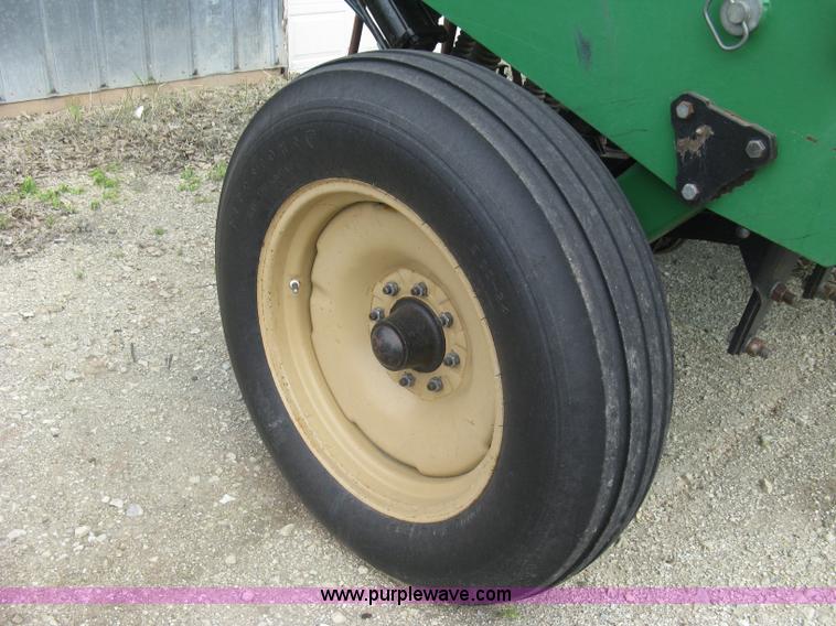 image for item H8592 2001 Great Plains 1005NG no-till drill