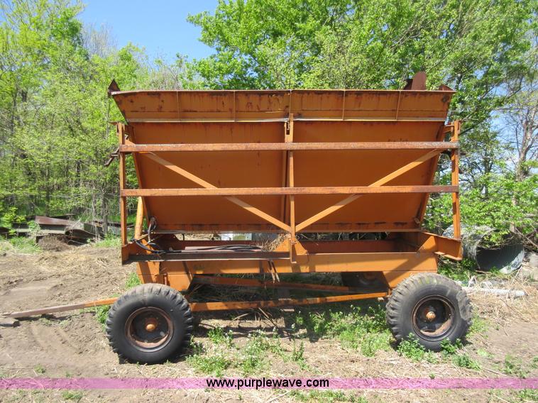 image for item I4592 Richardton multi-purpose side dump wagon