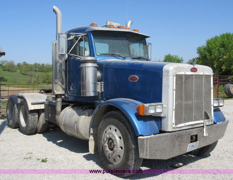 image for item I4593 1992 Peterbilt 359 Glider Kit semi truck