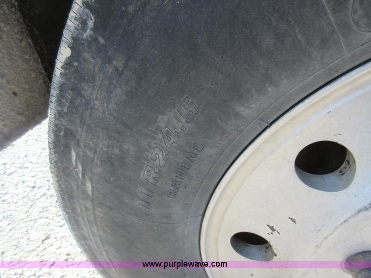 image for item I4593 1992 Peterbilt 359 Glider Kit semi truck