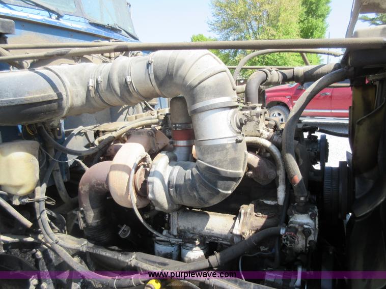 image for item I4593 1992 Peterbilt 359 Glider Kit semi truck