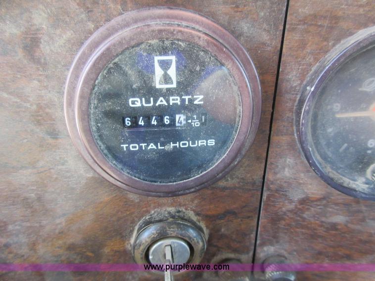 image for item I4593 1992 Peterbilt 359 Glider Kit semi truck