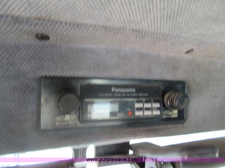 image for item I4593 1992 Peterbilt 359 Glider Kit semi truck