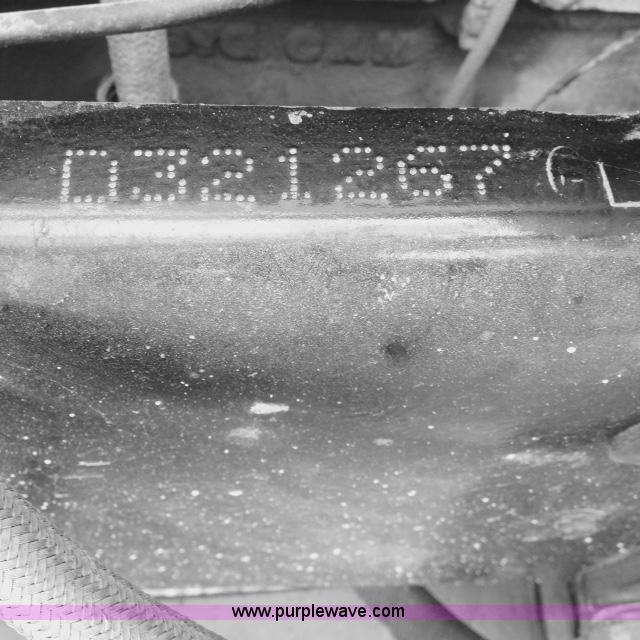 image for item I4593 1992 Peterbilt 359 Glider Kit semi truck