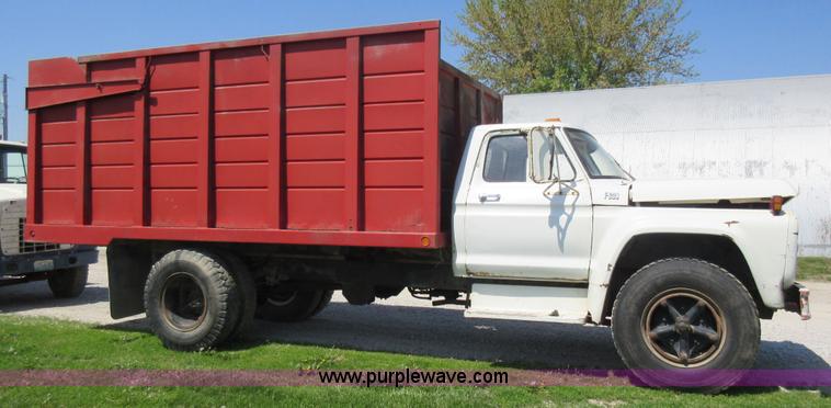 image for item I4594 1979 Ford F600 grain truck