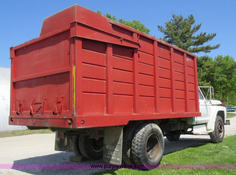 image for item I4594 1979 Ford F600 grain truck