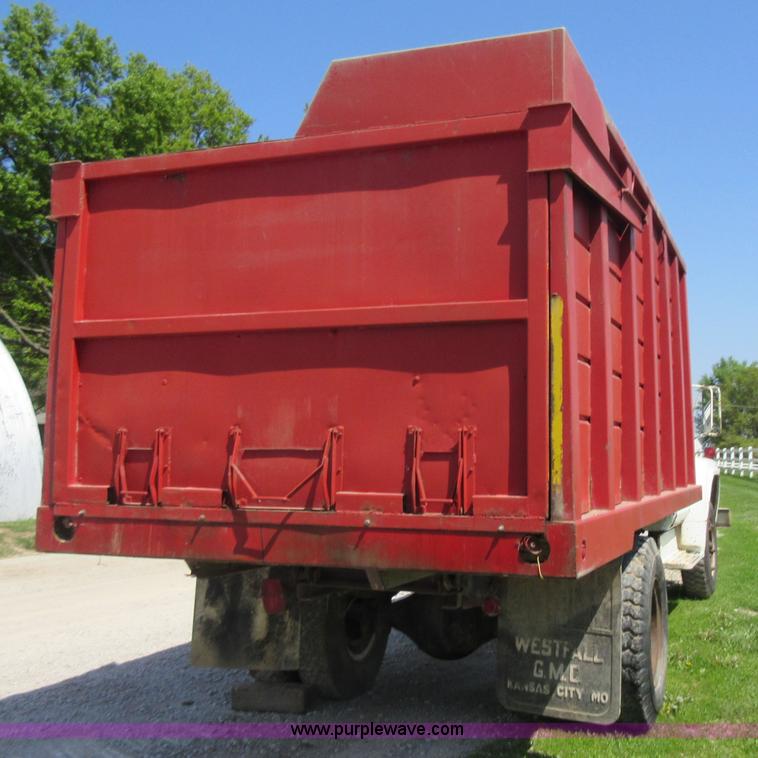 image for item I4594 1979 Ford F600 grain truck