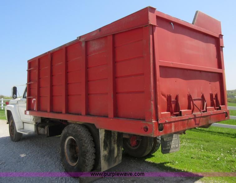 image for item I4594 1979 Ford F600 grain truck