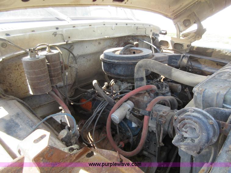 image for item I4594 1979 Ford F600 grain truck