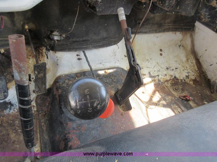 image for item I4594 1979 Ford F600 grain truck