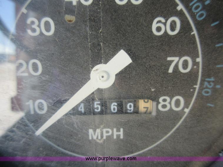 image for item I4594 1979 Ford F600 grain truck