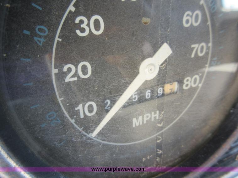 image for item I4594 1979 Ford F600 grain truck