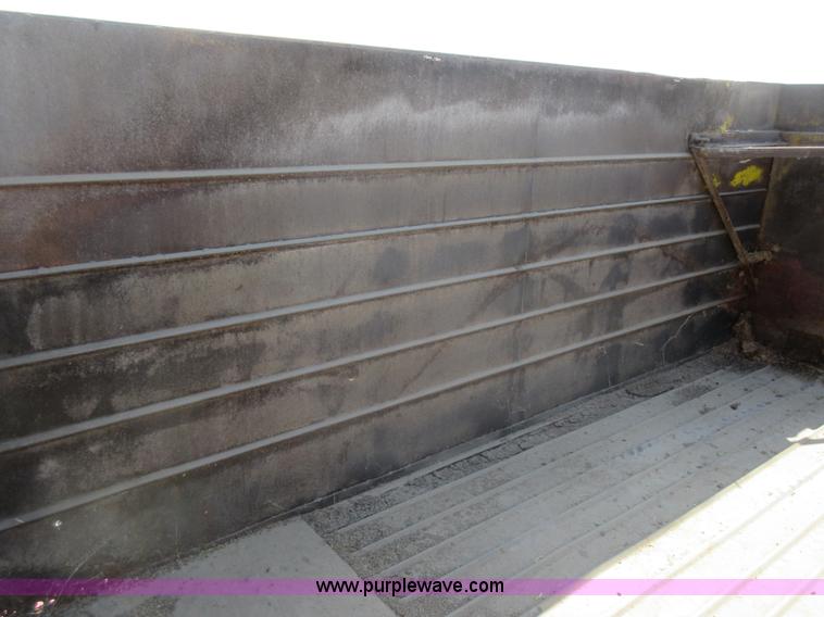 image for item I4594 1979 Ford F600 grain truck