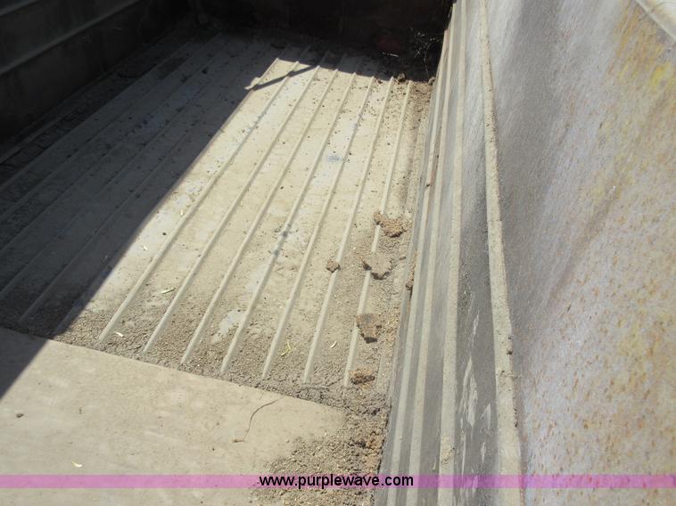 image for item I4594 1979 Ford F600 grain truck