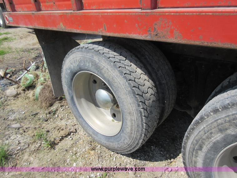 image for item I4596 1988 Kenworth T600 grain truck