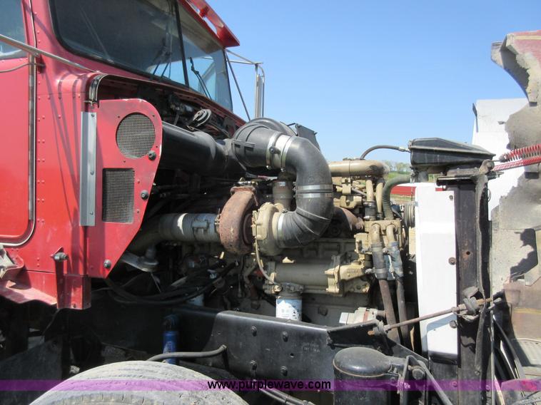 image for item I4596 1988 Kenworth T600 grain truck