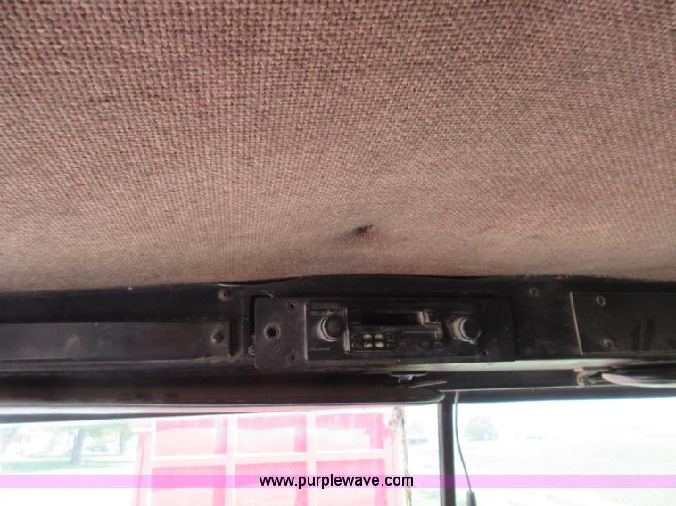 image for item I4596 1988 Kenworth T600 grain truck