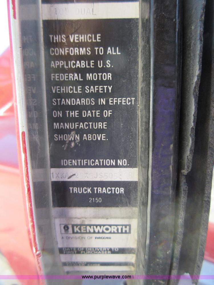 image for item I4596 1988 Kenworth T600 grain truck