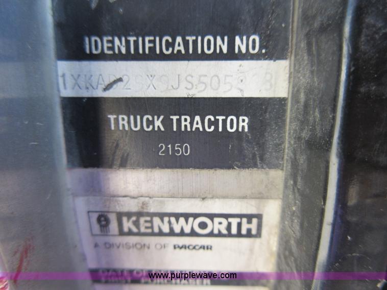 image for item I4596 1988 Kenworth T600 grain truck