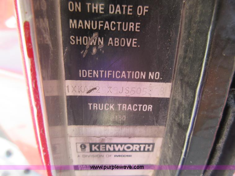 image for item I4596 1988 Kenworth T600 grain truck