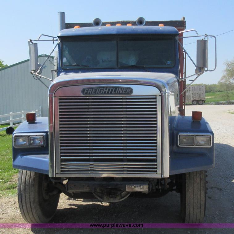 image for item I4597 1991 Freightliner FLD120SD grain truck