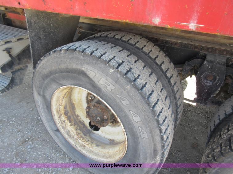 image for item I4597 1991 Freightliner FLD120SD grain truck