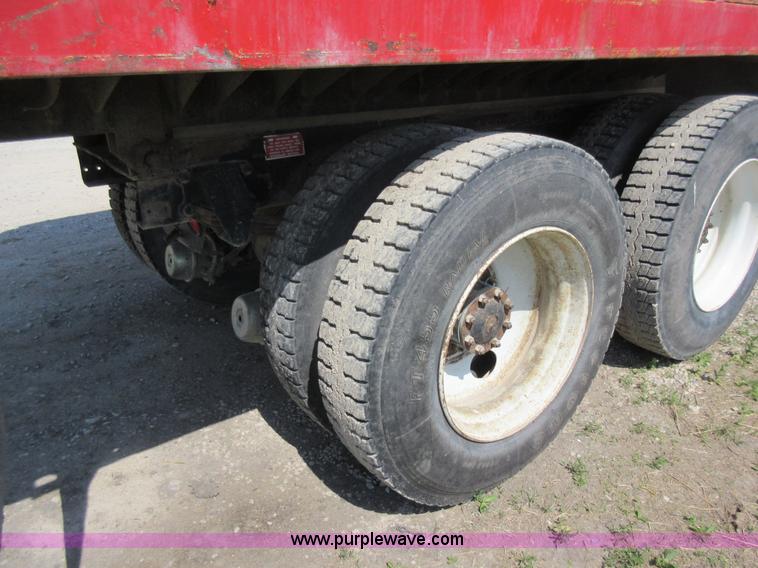 image for item I4597 1991 Freightliner FLD120SD grain truck