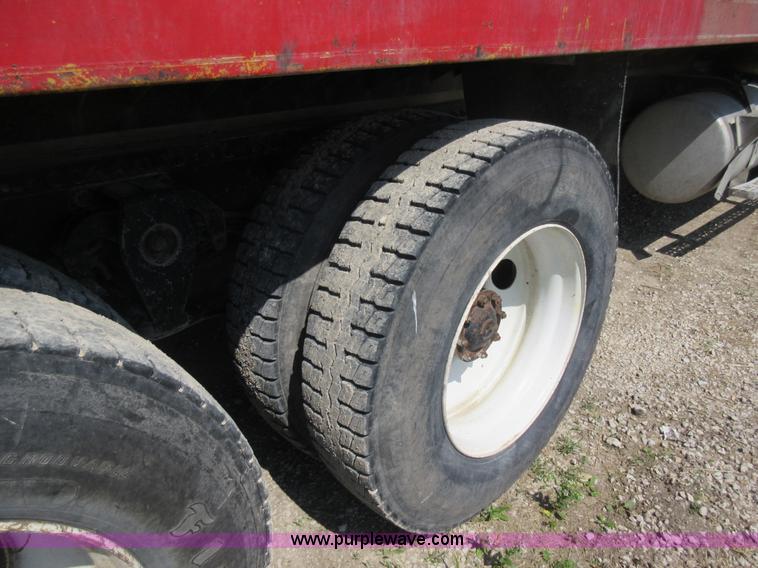 image for item I4597 1991 Freightliner FLD120SD grain truck