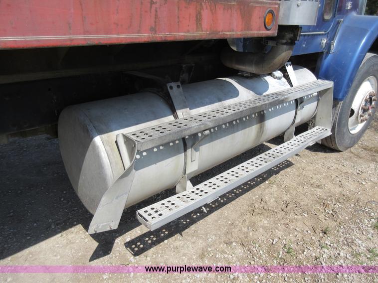 image for item I4597 1991 Freightliner FLD120SD grain truck