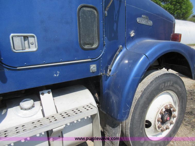 image for item I4597 1991 Freightliner FLD120SD grain truck