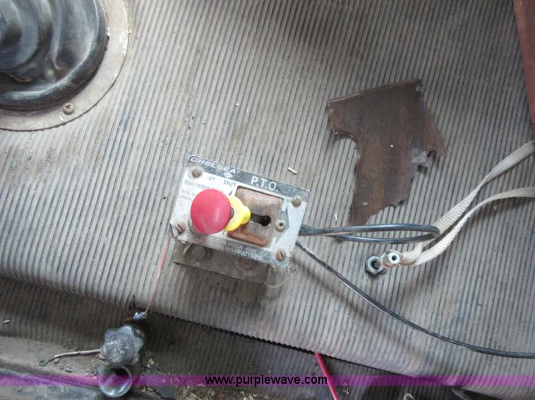 image for item I4597 1991 Freightliner FLD120SD grain truck