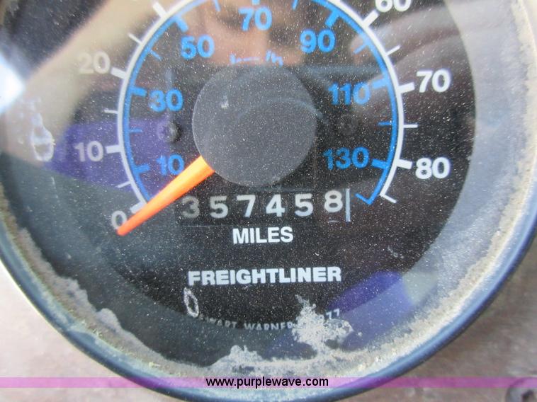 image for item I4597 1991 Freightliner FLD120SD grain truck