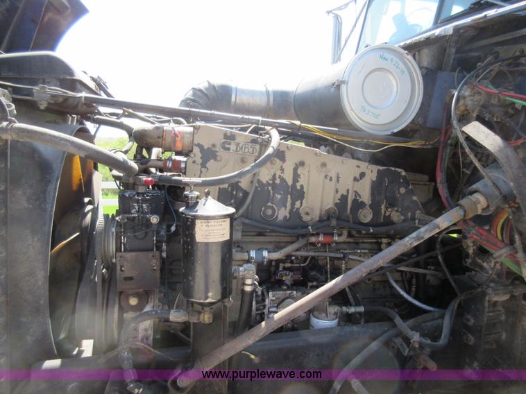 image for item I4597 1991 Freightliner FLD120SD grain truck