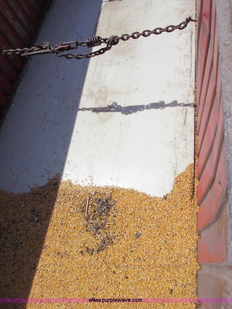 image for item I4597 1991 Freightliner FLD120SD grain truck