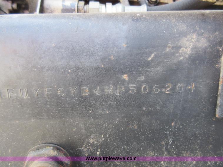 image for item I4597 1991 Freightliner FLD120SD grain truck