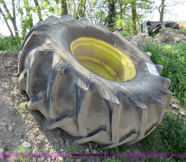 image for item I4598 Firestone 23.1-25 tires