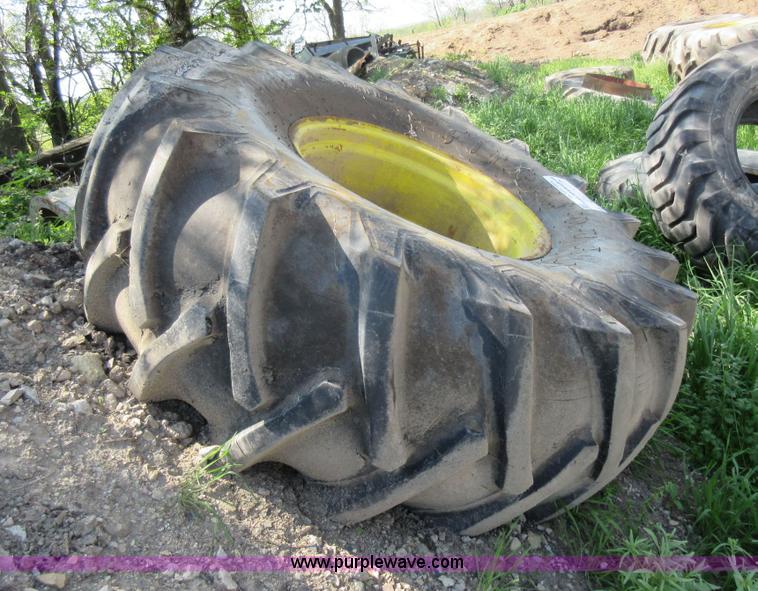 image for item I4598 Firestone 23.1-25 tires