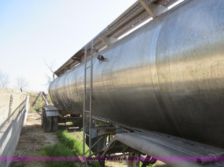image for item I4602 1970 Heil tanker trailer