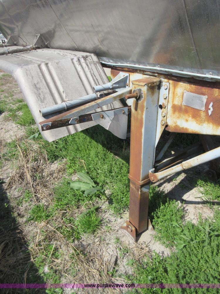 image for item I4602 1970 Heil tanker trailer