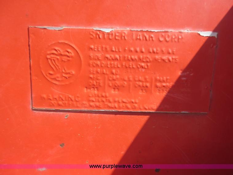 image for item I4603 1988 International F2375 grain truck