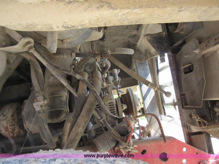 image for item I4603 1988 International F2375 grain truck