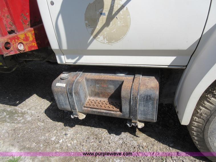image for item I4604 1988 Ford F700 grain truck