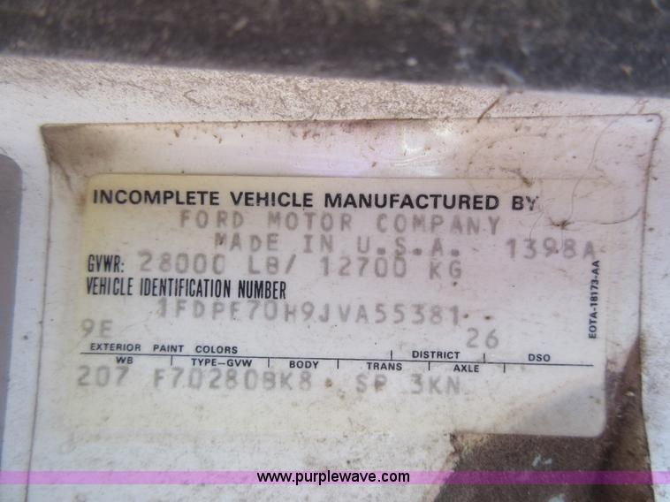 image for item I4604 1988 Ford F700 grain truck