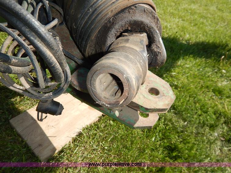 image for item J3944 John Deere 330 round baler