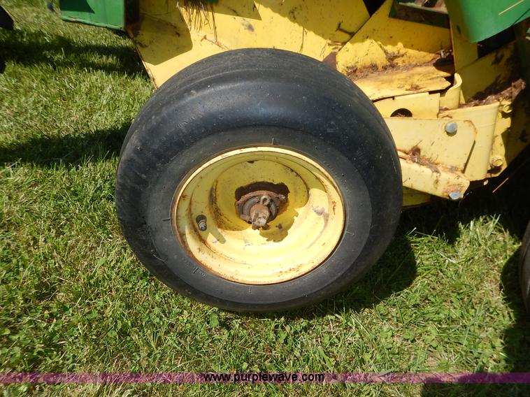 image for item J3944 John Deere 330 round baler