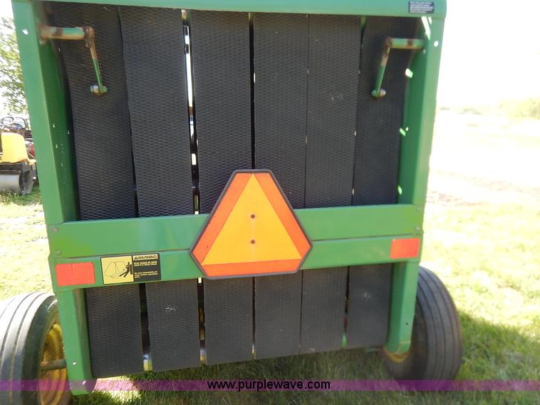 image for item J3944 John Deere 330 round baler