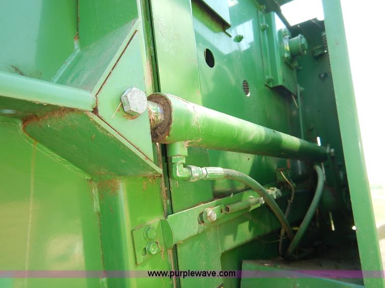 image for item J3944 John Deere 330 round baler